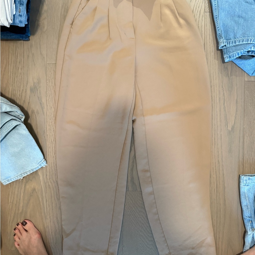 Aritzia effortless pants cropped nude